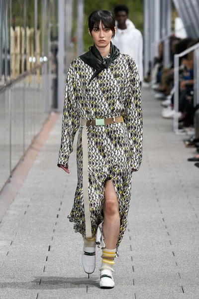 Look 44